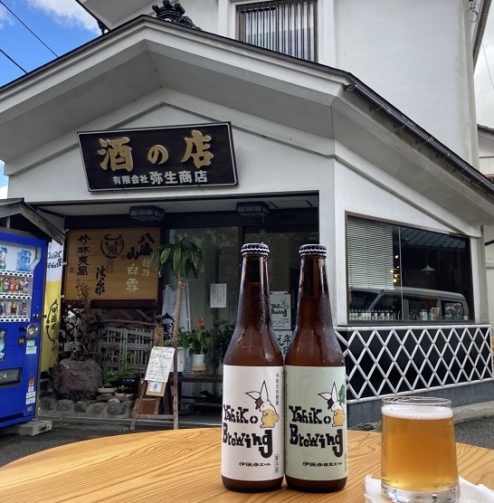 「ブドウや食用菊、枝豆、イチゴミルクのビールなど、素材の味を生かした弥彦村や新潟県の魅力が詰まったビールを造っています」