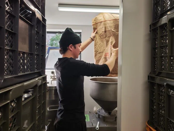 飲食店のオリジナルビール製作、OEMで作る方法と実際の費用。 8 飲食店のオリジナルビール製作、OEMで作る方法と実際の費用。 7